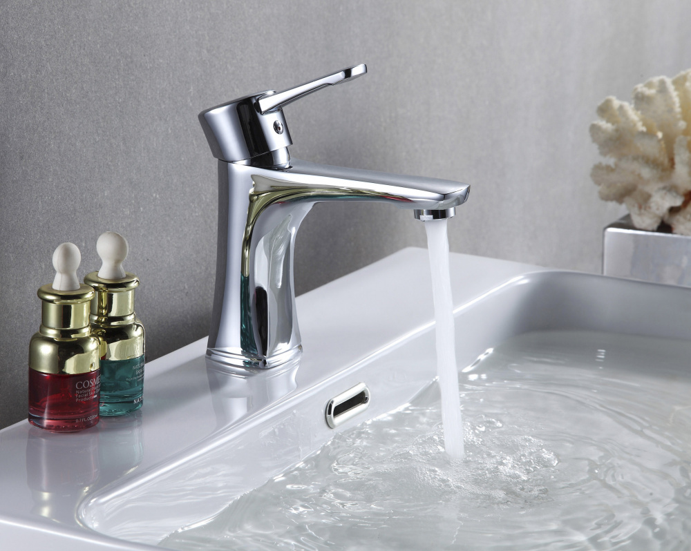 Душевой уголок Gutewetter Practic Rectan GK-422 110x75 (матовый хром/стекло бесцветное) фото 4 душевой уголок gutewetter practic rectan gk-422 110x75 (матовый хром/стекло бесцветное) фото 4