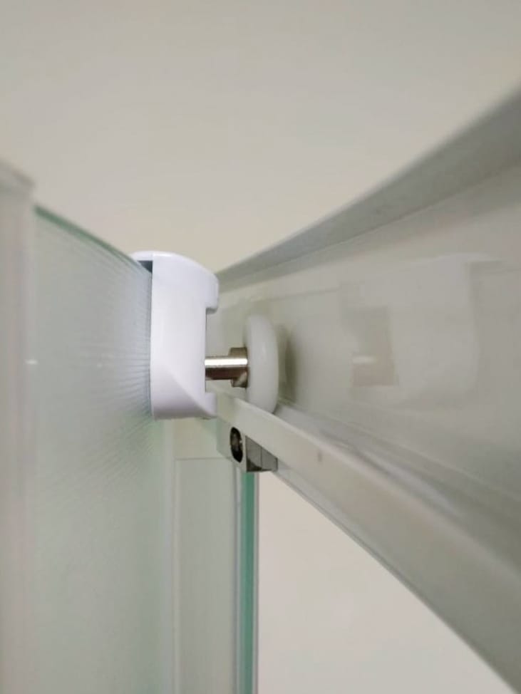 Душевой уголок Gutewetter Practic Rectan GK-404 110x90 (матовый хром/стекло бесцветное) фото 6 душевой уголок gutewetter practic rectan gk-404 110x90 (матовый хром/стекло бесцветное) фото 6